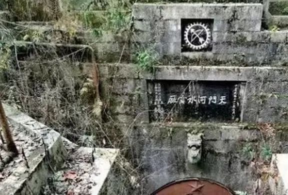 李苏波：遵义地区的接管建政工作