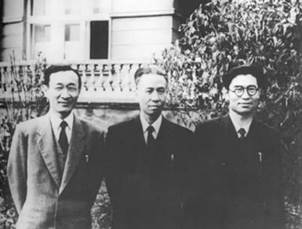 1949年6月，刘少奇率中共代表团秘密访问苏联，图为刘少奇同代表团成员高岗、王稼祥在莫斯科合影。