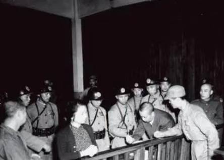 1950年6月10日“吴石案”牺牲之中共四烈士临刑前 前左一至左三：吴石、朱枫、陈宝仓，右一聂曦。