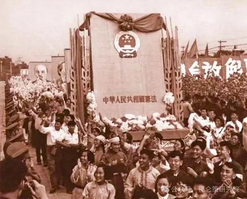 侯立虹：怀念培育伟大的伟大——纪念毛主席诞辰131周年