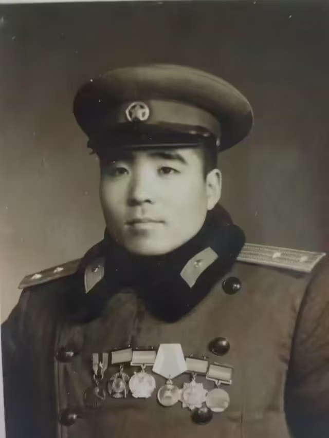 第187师警卫员王惠