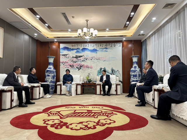 会谈中
