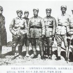 朱德总司令和一二九师等领导人共商团结抗战、反摩擦大计。前排左起:杨秀峰、邓小平、朱德、刘伯承、罗瑞卿聂荣臻。