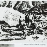 一二九师副师长徐向前在潞城县神头岭指挥战斗。