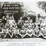 为了培养战地医务人员,一二九师卫生部举办了医生训练队。二排左五为负责训练工作的卫生部负责人朱琏,左四为政委周光祖。